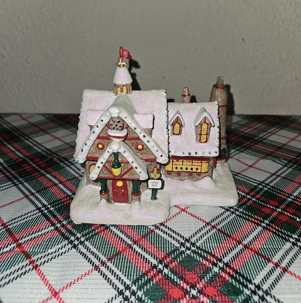 Thomas Kinkade's North Pole "Cookie Shop" Lighted Village Decor